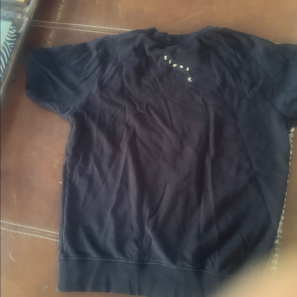 Claire V sweatshirt style tee. Great condition - Picture 3 of 8